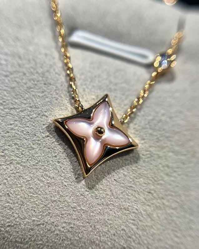 Louis Vuitton Necklace CE11592