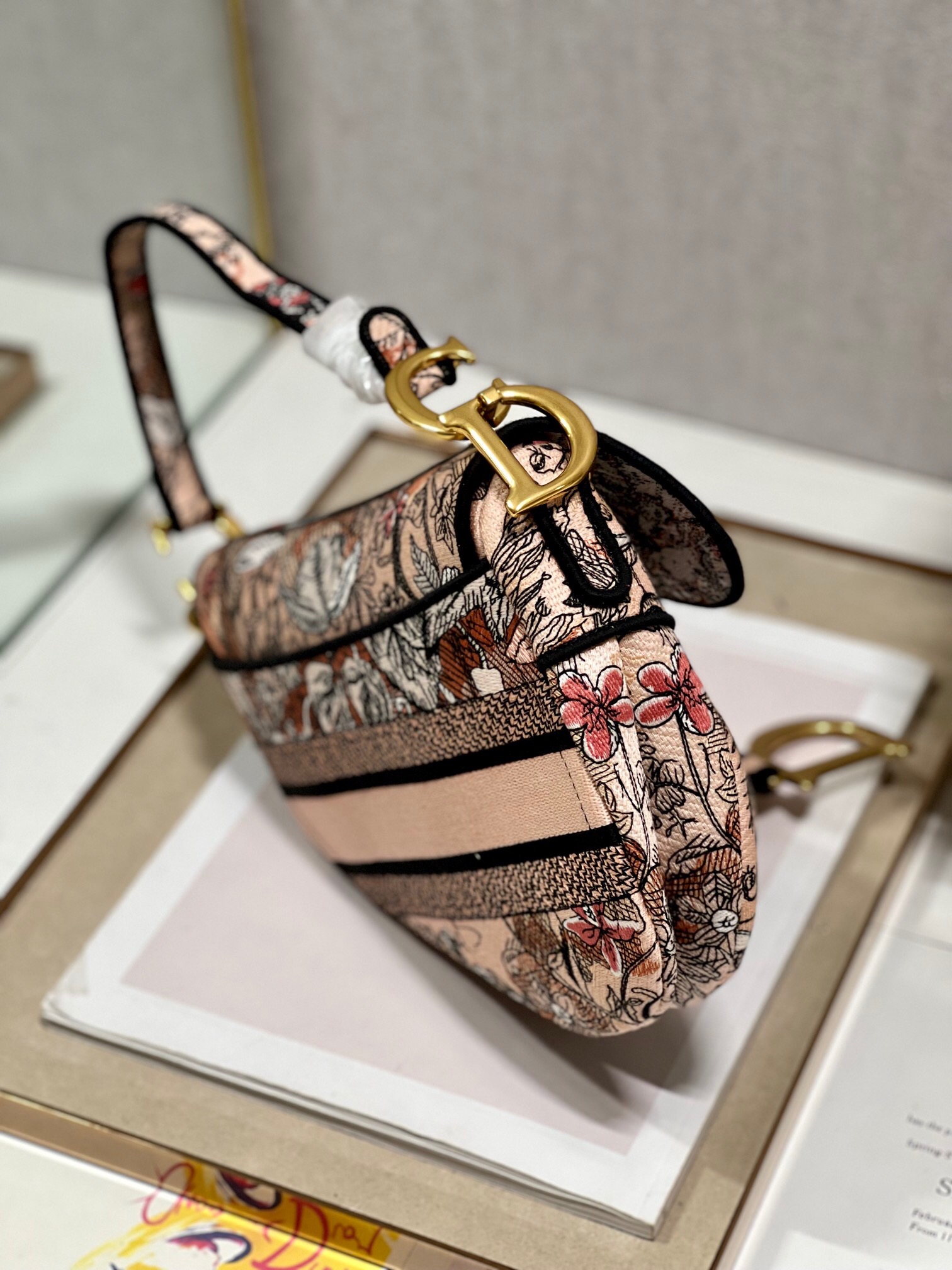 DIOR SADDLE BAG Multicolor Embroidery M0446CE