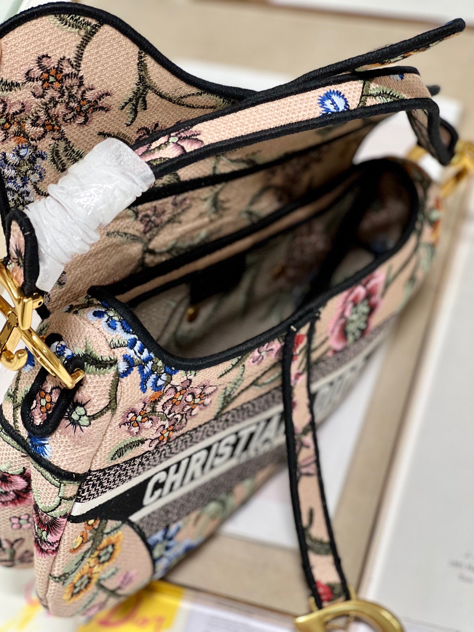 DIOR SADDLE BAG Natural Multicolor Dior Petites Fleurs Embroidery M0446CE