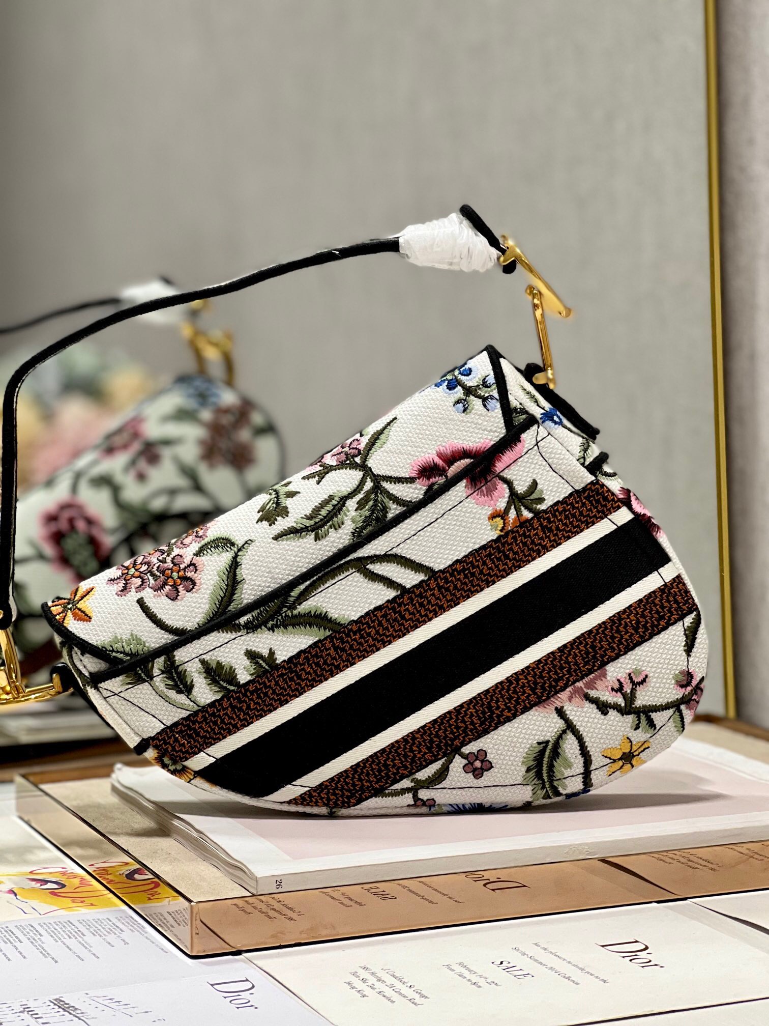 DIOR SADDLE BAG White Multicolor Dior Petites Fleurs Embroidery M0446CEA