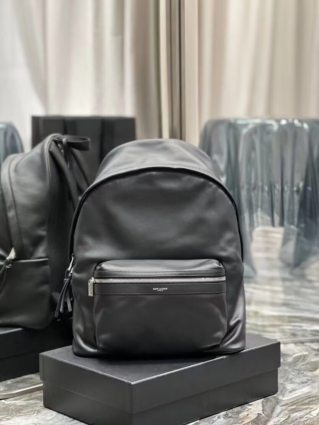 SAINT LAURENT LEATHER large knapsack A886653 black