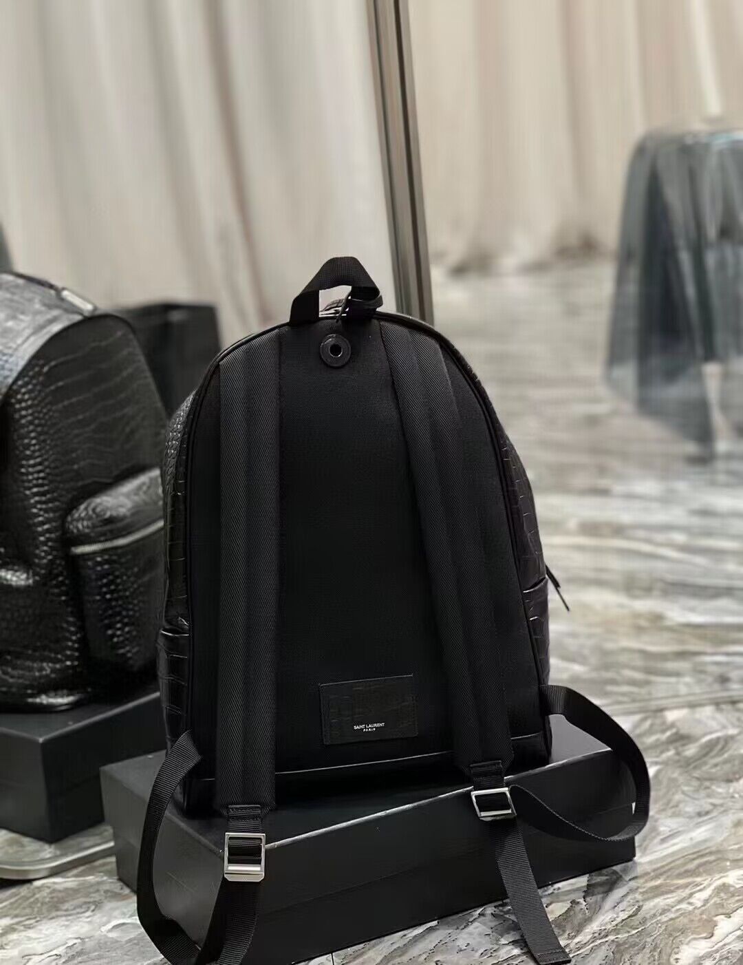 SAINT LAURENT LEATHER large knapsack Y886653 black