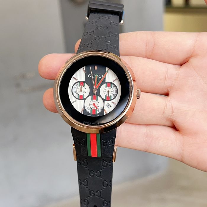 Gucci Couple Watch GUW00120-1