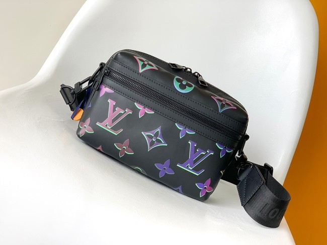 Louis vuitton Comet Messenger PM M22495 Black Borealis