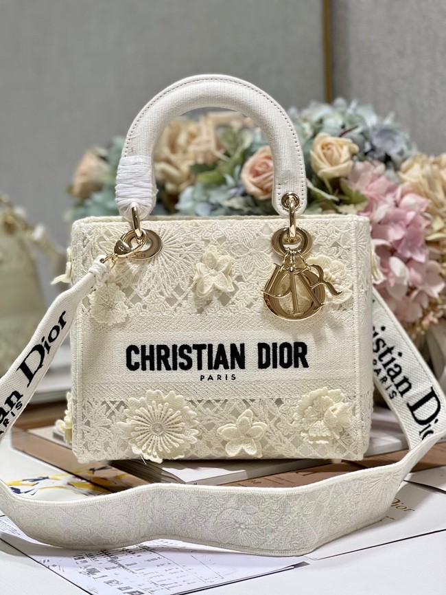 MEDIUM DIOR OR LADY D-LITE BAG M0565OIAU Latte