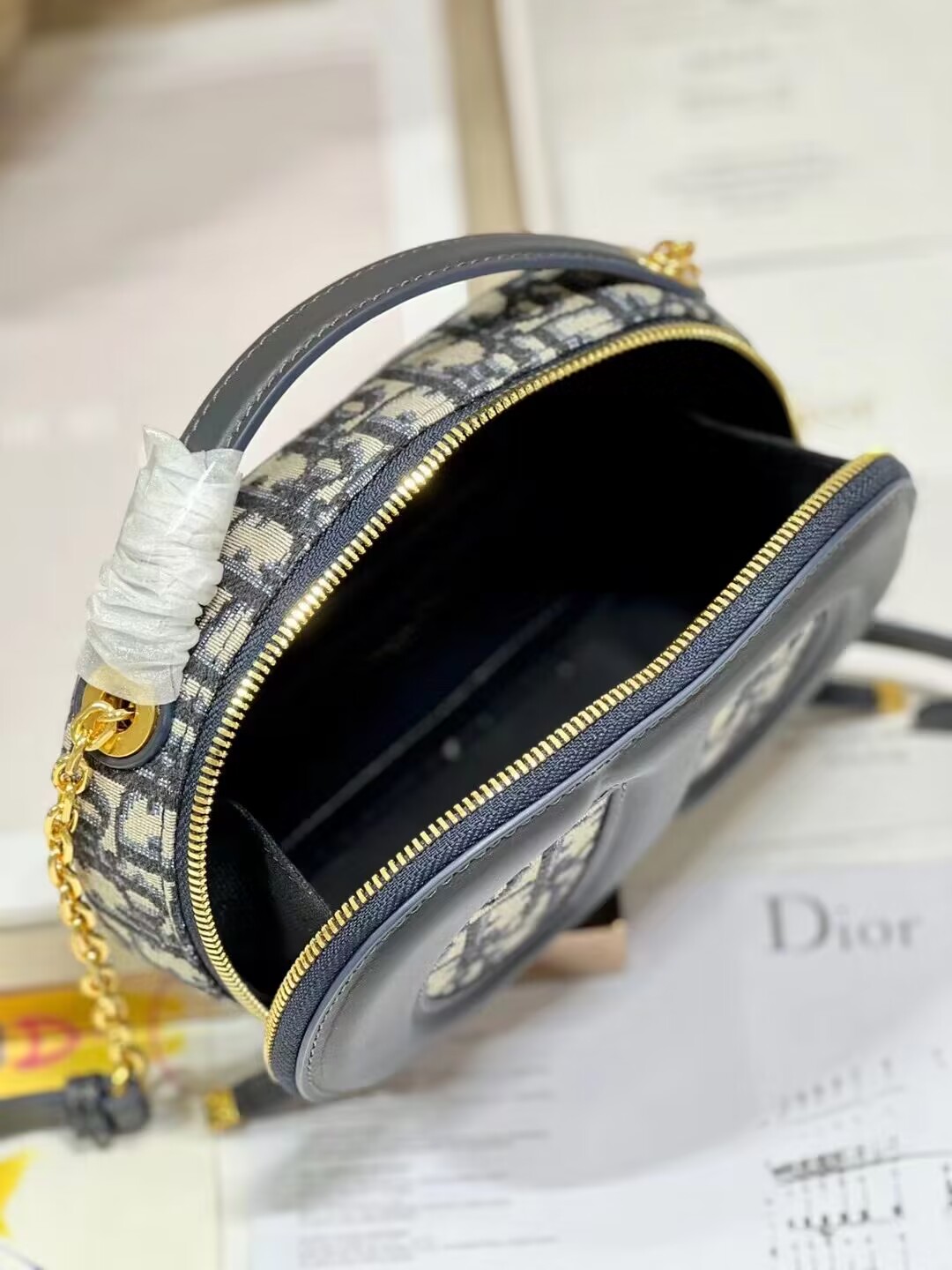 CD SIGNATURE OVAL CAMERA BAG Blue Dior Oblique Jacquard S2201UTZQ