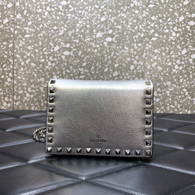 VALENTINO Garavani Rockstud Calfskin Clutch WP0P86R silver