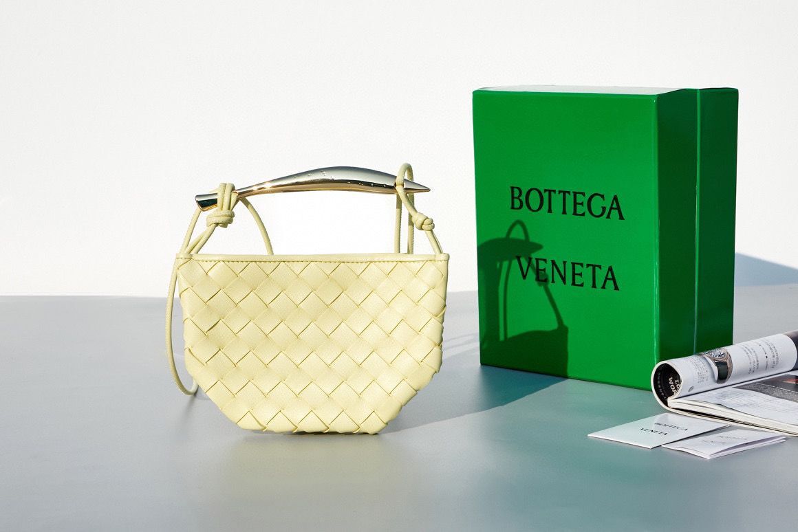 Bottega Veneta Sardine Intrecciato Gold Hardware Handle Bag 744267 Lemon