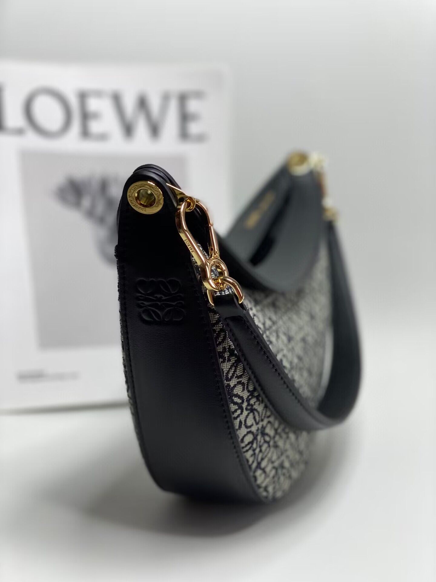 Loewe Original Leather Shoulder Handbag 3073 Black Embroidery