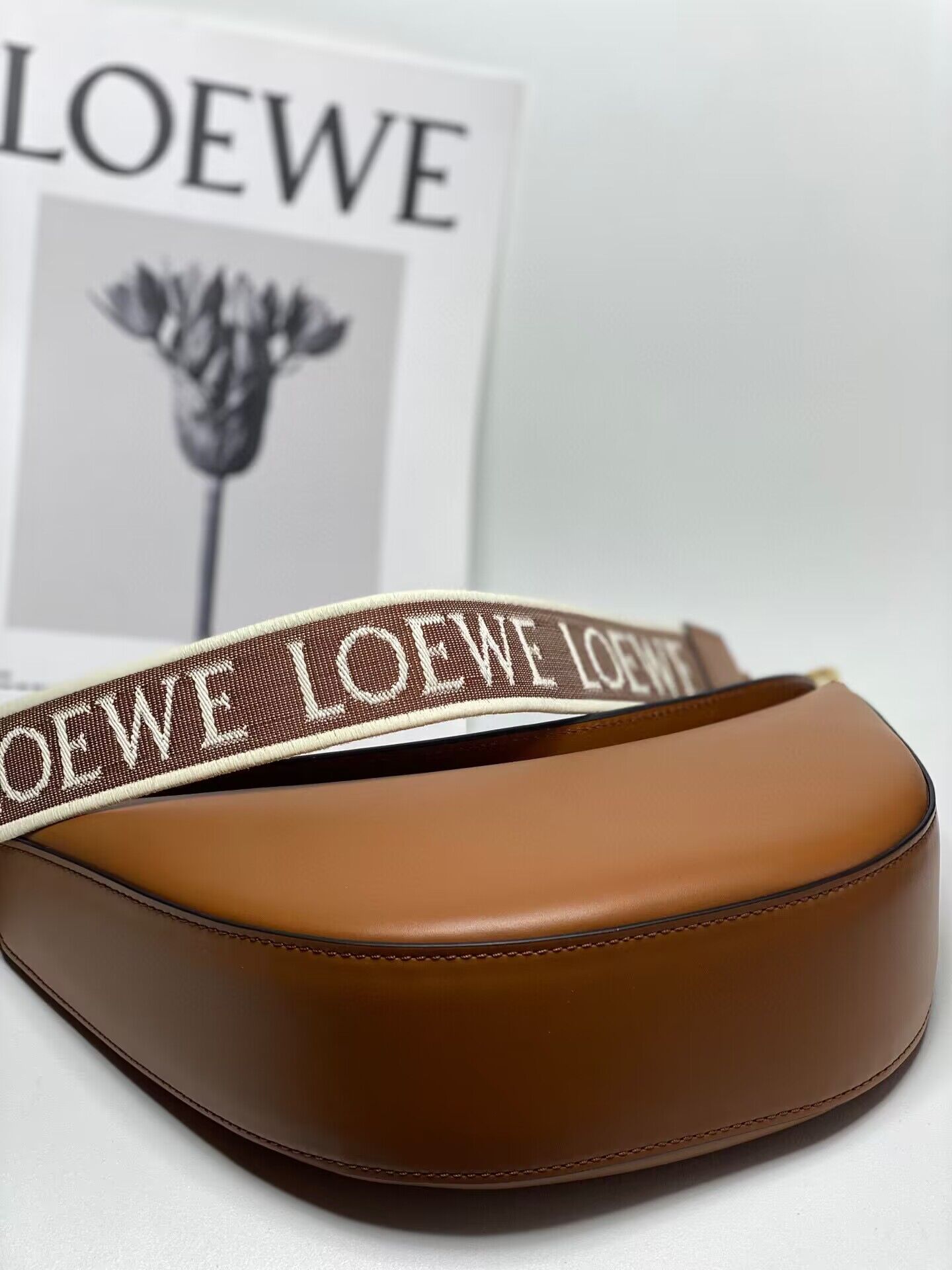 Loewe Original Leather Shoulder Handbag 3073 Brown