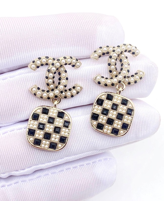 Chanel Earrings CE11820