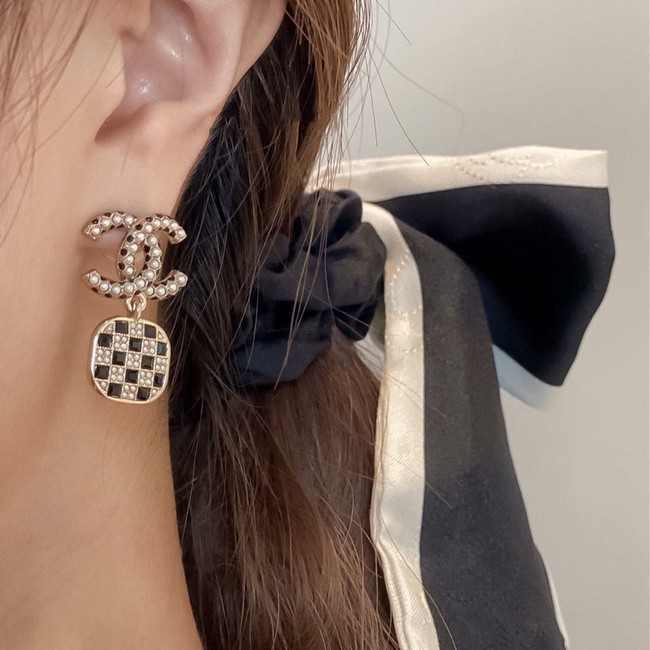 Chanel Earrings CE11820