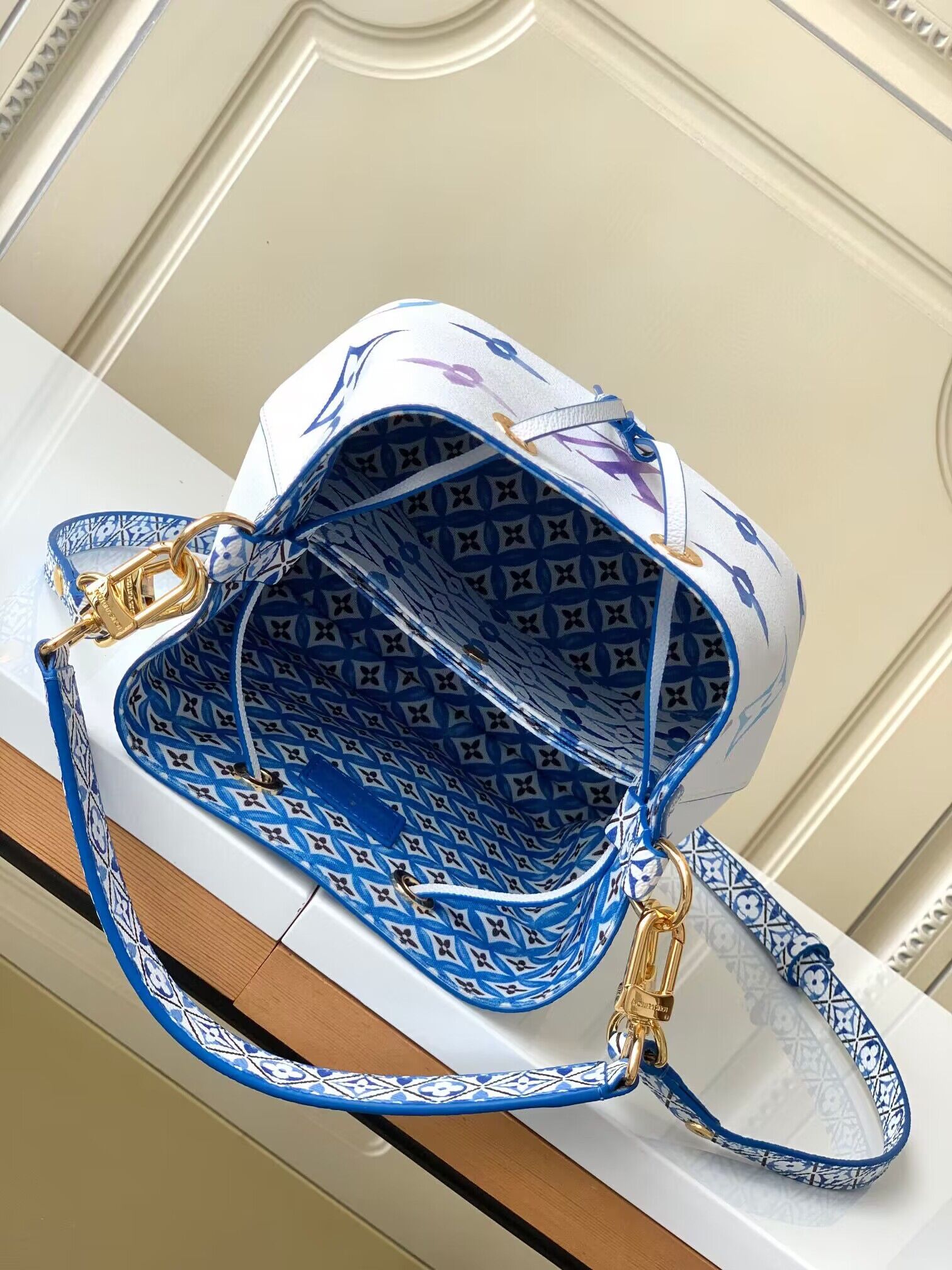 Louis Vuitton Giant Monogram Neonoe BB M22986 Gradient Print Blue