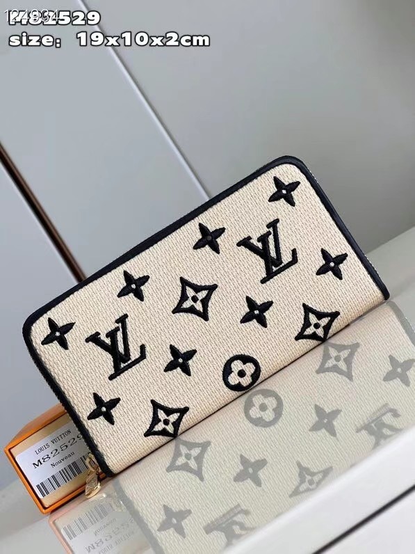 Louis Vuitton Toiletry Zippy wallet M82529