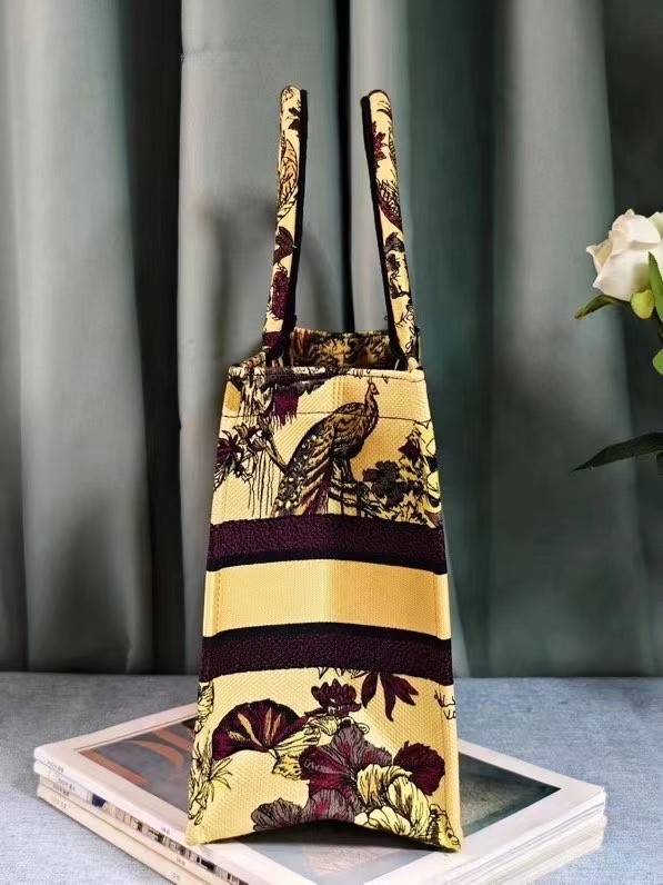 MEDIUM DIOR BOOK TOTE Yellow Multicolor Toile de Jouy Voyage Embroidery M1296ZEUP