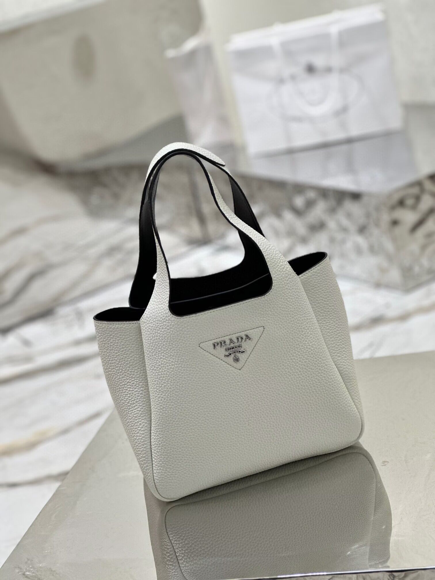 Prada Original Calfskin Bag Tote 1BG335 White&Black