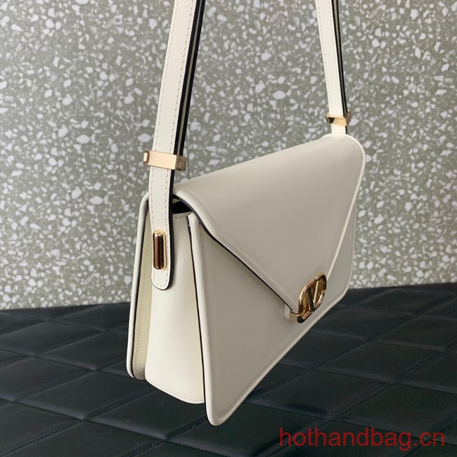 VALENTINO GARAVANI LETTER BAG 0M50 white