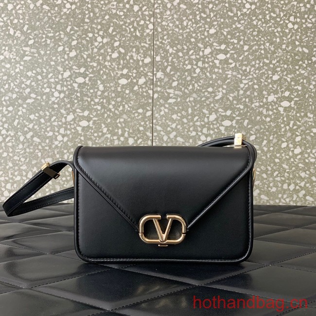 VALENTINO GARAVANI LETTER SMALL BAG 0M59 BLACK