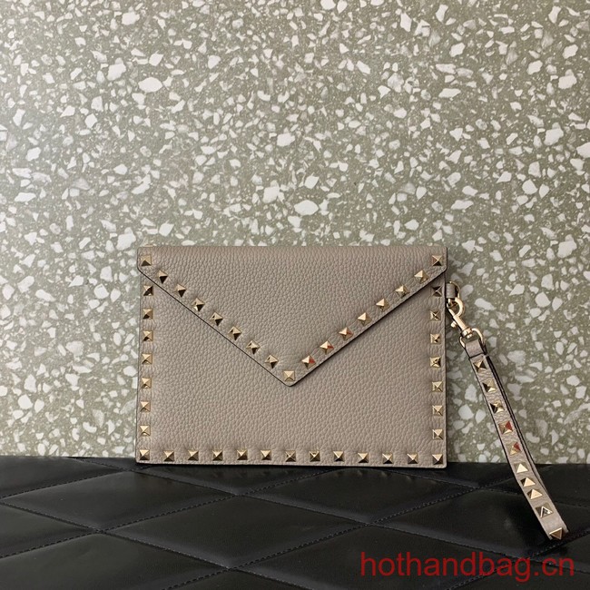 VALENTINO GARAVANI ROCKSTUD Clutch 0P87 gray