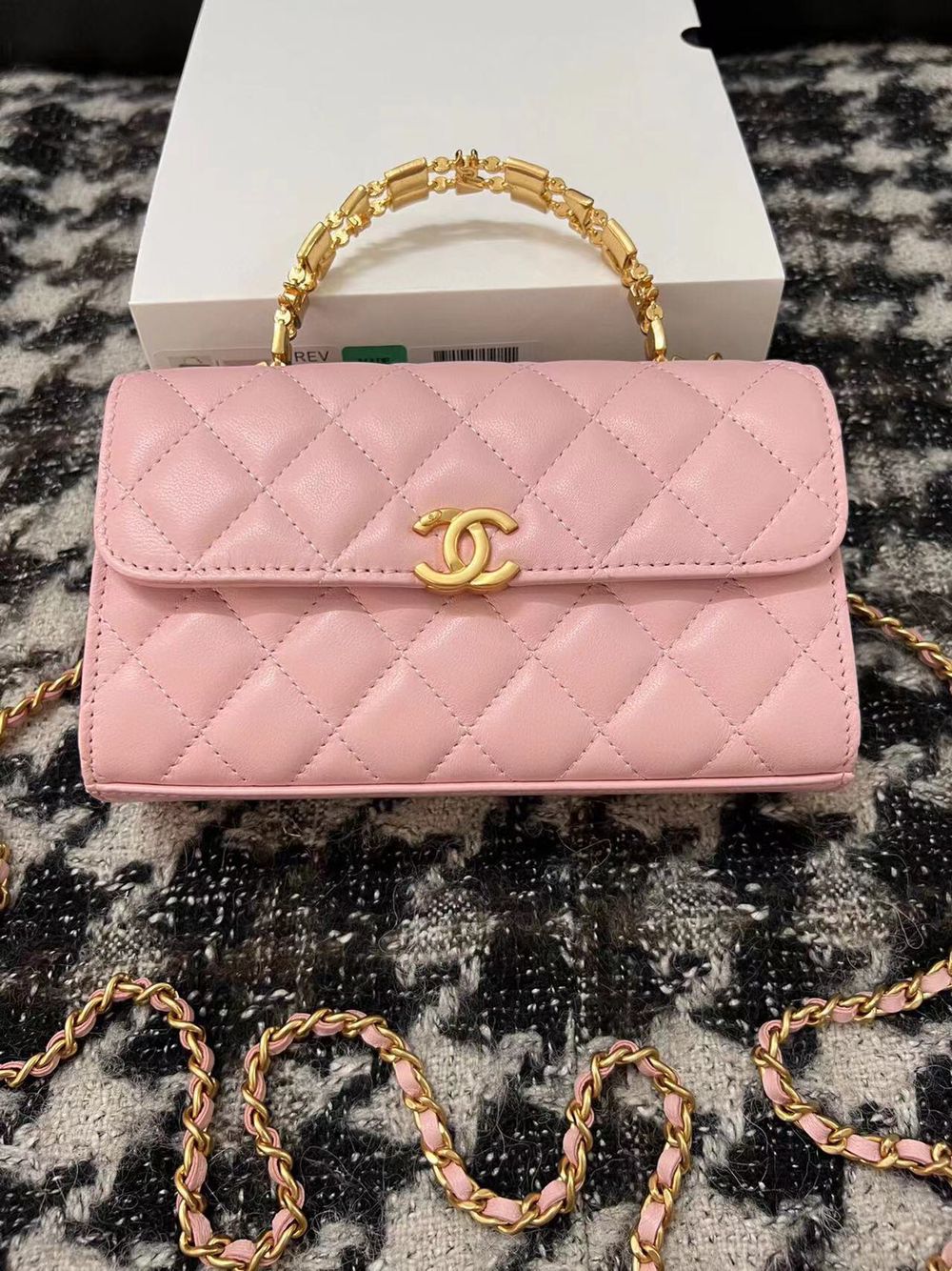 CHANEL 22B Kelly Top Handle Bag AP2946Y Pink