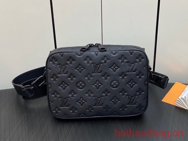 Louis Vuitton Steamer Messenger M23742 black