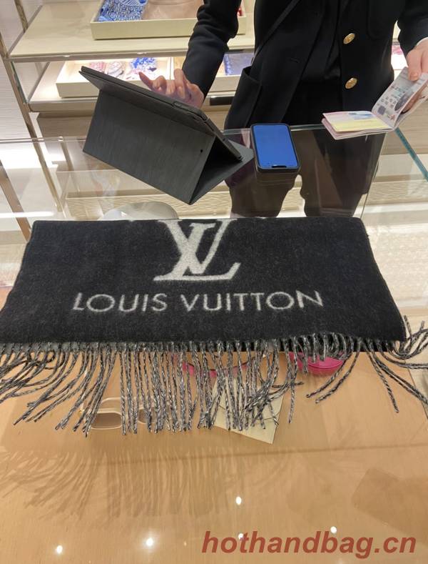 Louis Vuitton Scarf LVC00386