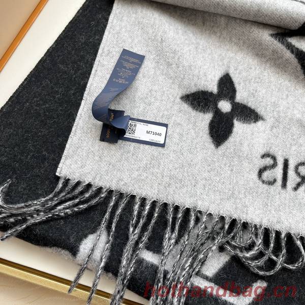 Louis Vuitton Scarf LVC00386