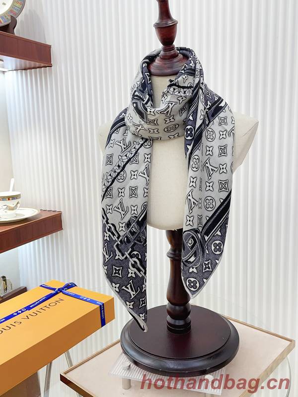 Louis Vuitton Scarf LVC00404