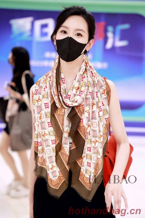 Louis Vuitton Scarf LVC00417