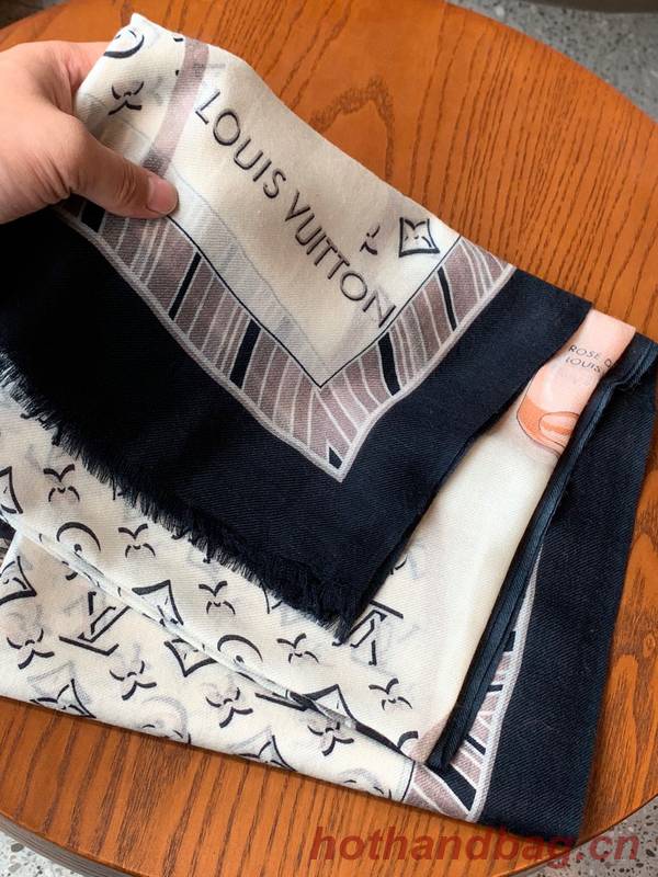 Louis Vuitton Scarf LVC00418