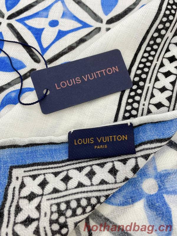 Louis Vuitton Scarf LVC00421