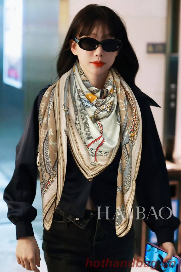 Louis Vuitton Scarf LVC00442