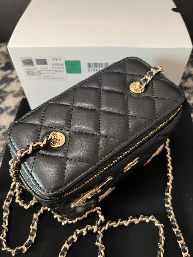 Chanel CLUTCH WITH CHAIN AP3044 black