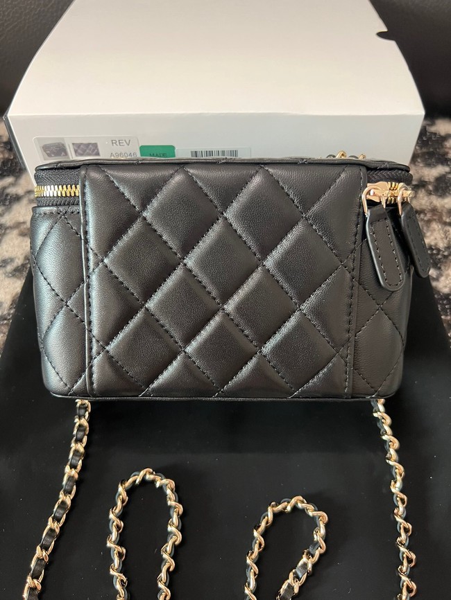 Chanel CLUTCH WITH CHAIN AP3044 black