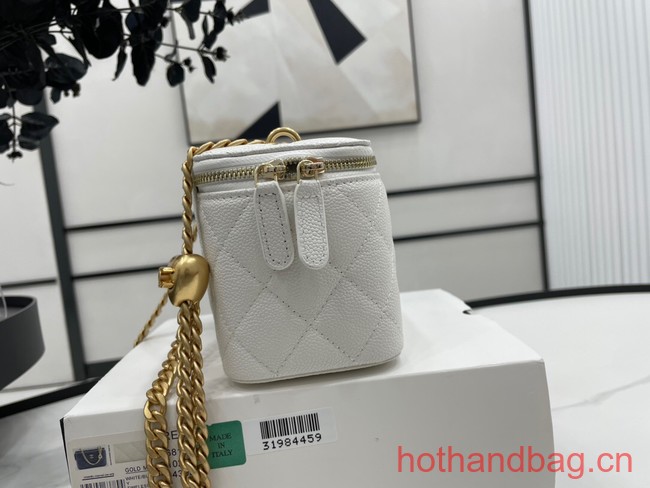 Chanel CLUTCH WITH CHAIN A68130 white