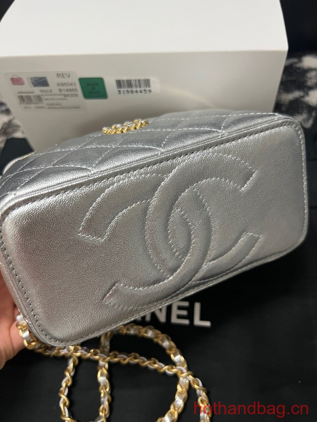 CHANEL CLUTCH WITH CHAIN AP3747 Silver