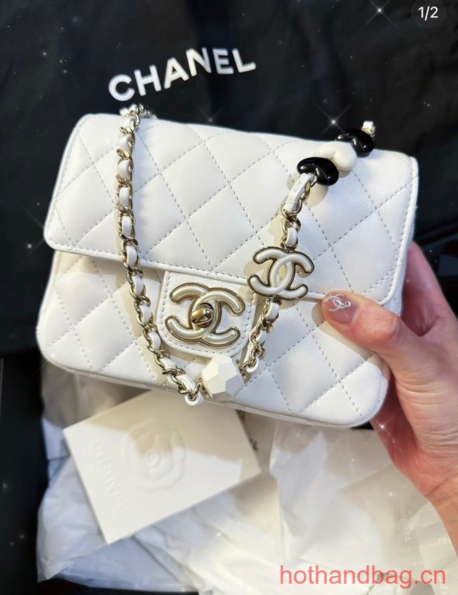 Chanel CLUTCH WITH CHAIN A23P WHITE