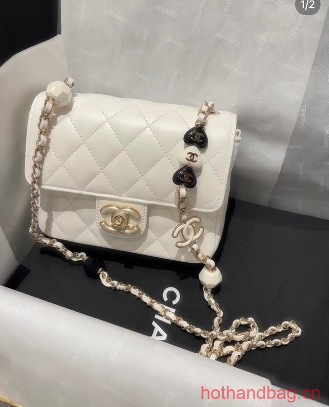 Chanel CLUTCH WITH CHAIN A23P WHITE