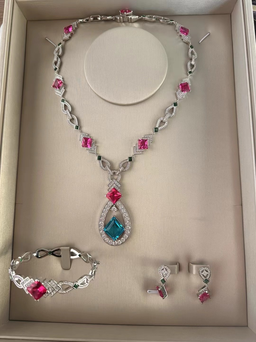 BVLGARI NECKLACE&Earrings&Bracelet CE13338