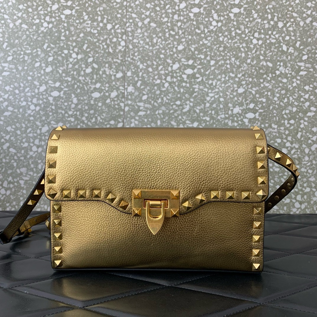 VALENTINO GARAVANI Loco Calf leather bag A0322 gold