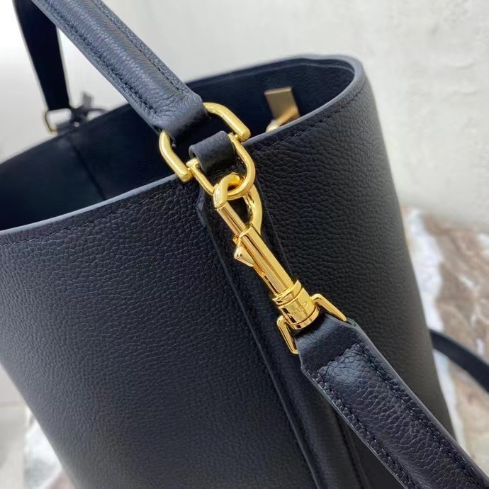 Celine BUCKET 16 BAG IN SUPPLE GRAINED CALFSKIN 195573 black