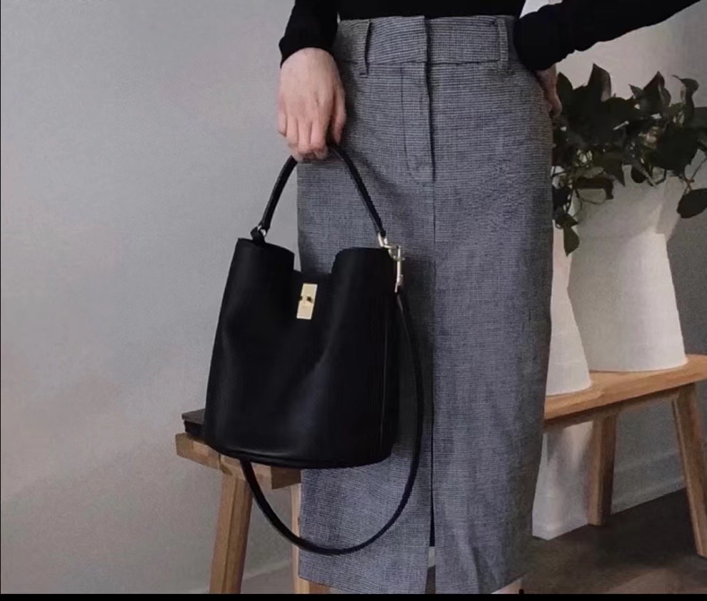 Celine BUCKET 16 BAG IN SUPPLE GRAINED CALFSKIN 195573 black