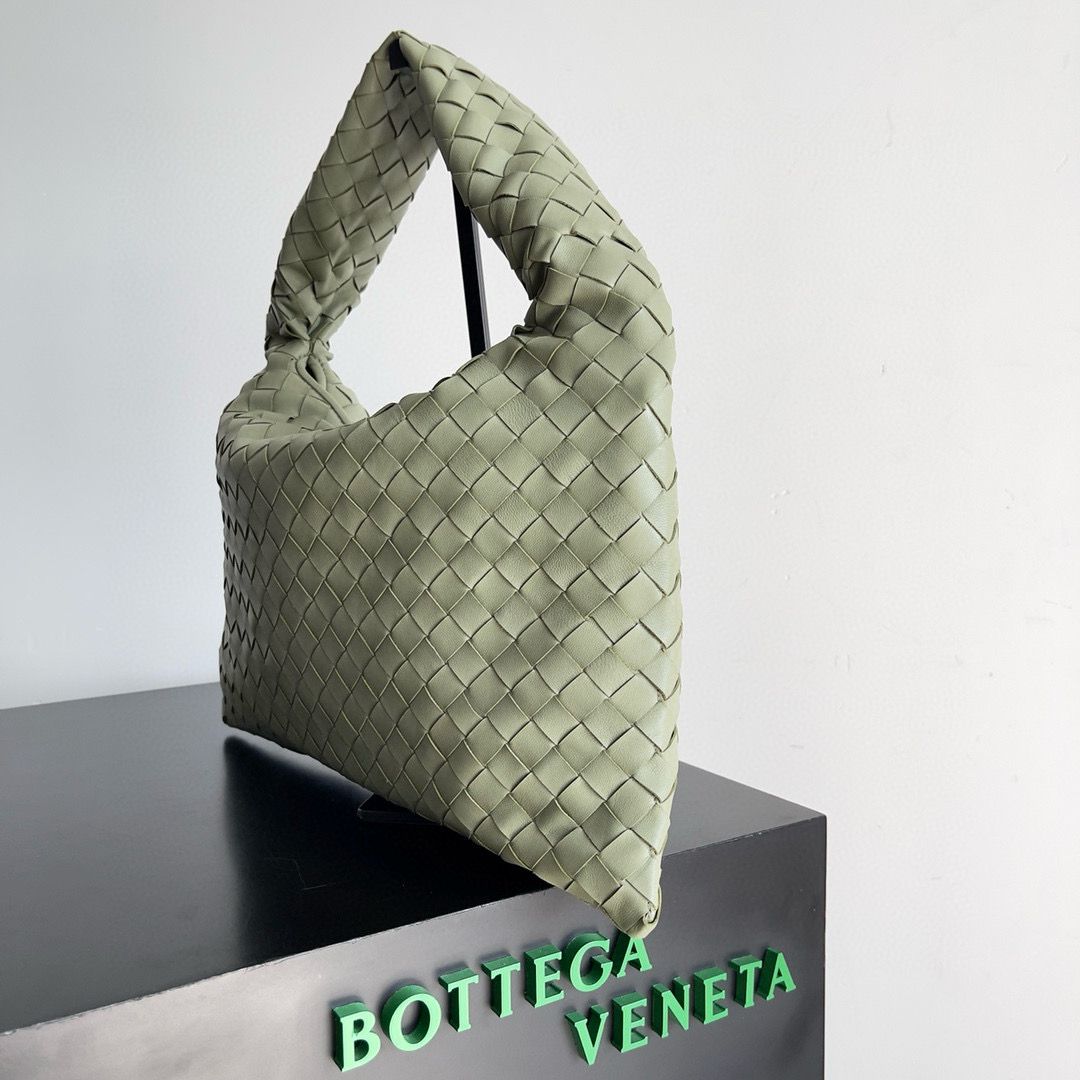 Bottega Veneta Medium Hop Original Leather Bag 763966 Light Green