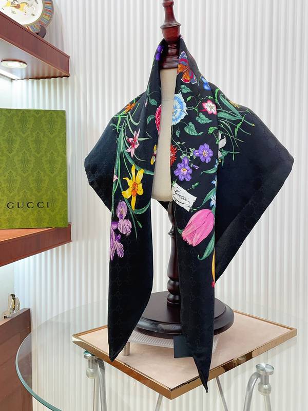 Gucci Scarf GUC00343