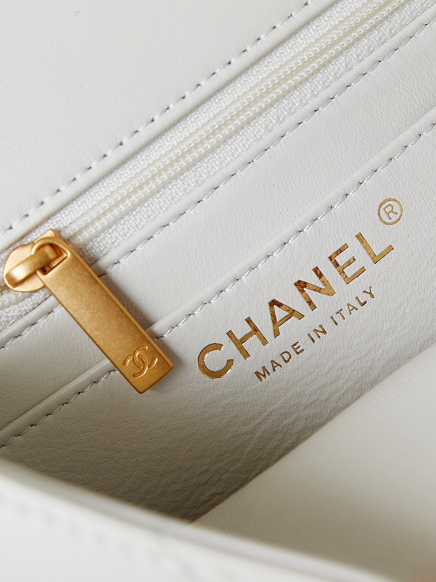 Chanel SMALL FLAP BAG AS4384 white