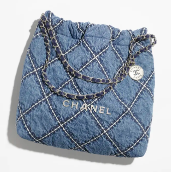 CHANEL 22 SMALL HANDBAG AS3260 Denim