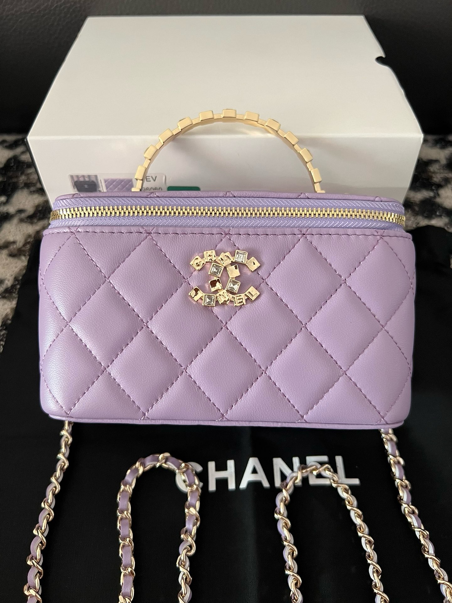 CHANEL CLUTCH WITH CHAIN AB3747 Light purple