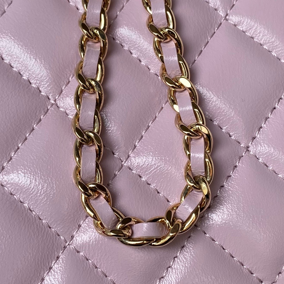 CHANEL CLUTCH WITH CHAIN AP3804 Purple