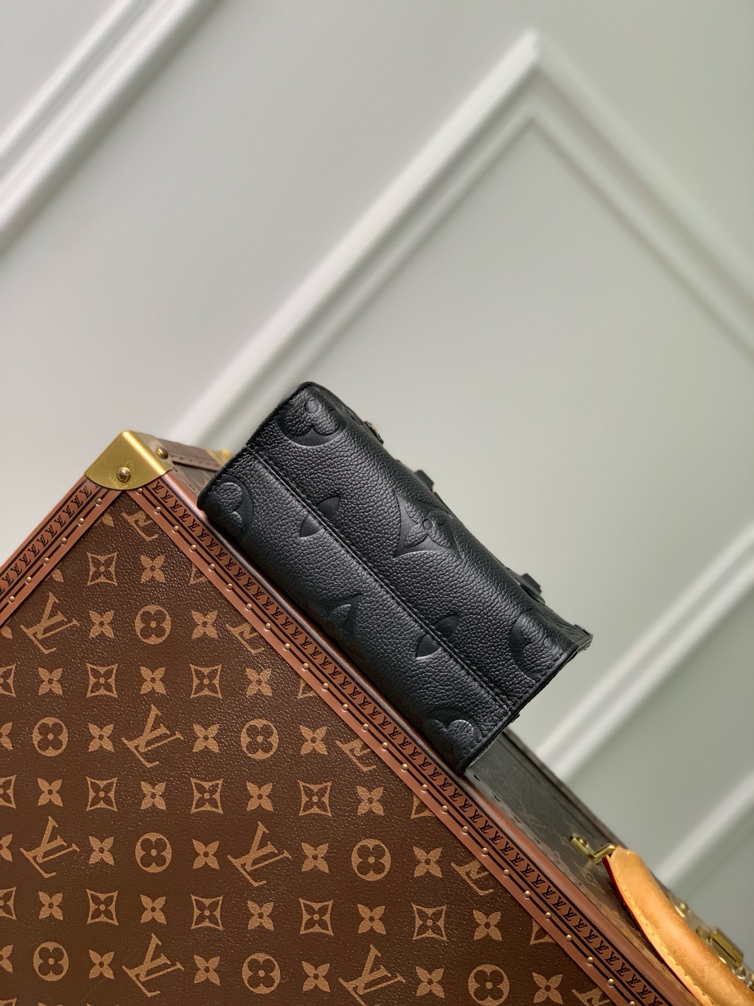 Louis Vuitton OnTheGo BB M46993 black