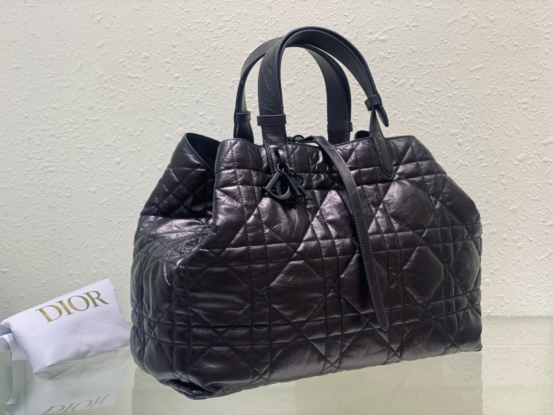 Large Dior Toujours Bag Black Macrocannage Crinkled Calfskin M2820SN